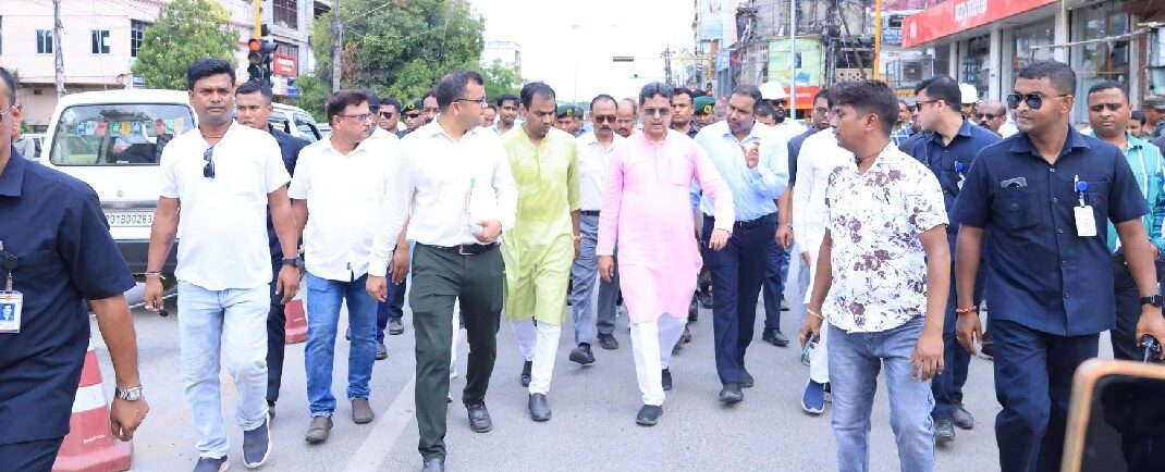 রবিবাসরীয় সকালে আগরতলা দর্শনে বেরিয়ে নারাজ মুখ্যমন্ত্রী ডাঃ সাহা