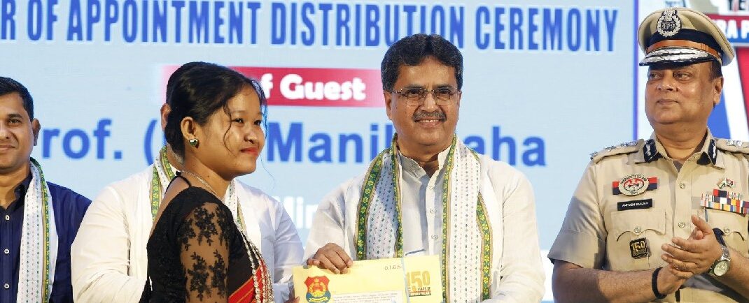 ত্রিপুরা পুলিশের কনস্টেবল পদে অফার পেলেন ৯৭৫ জন